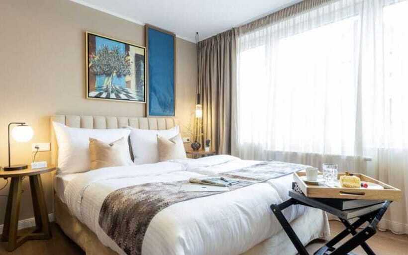 Delphi Hotel & Restaurant