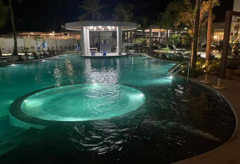 Hotel Salinas Premium Resort