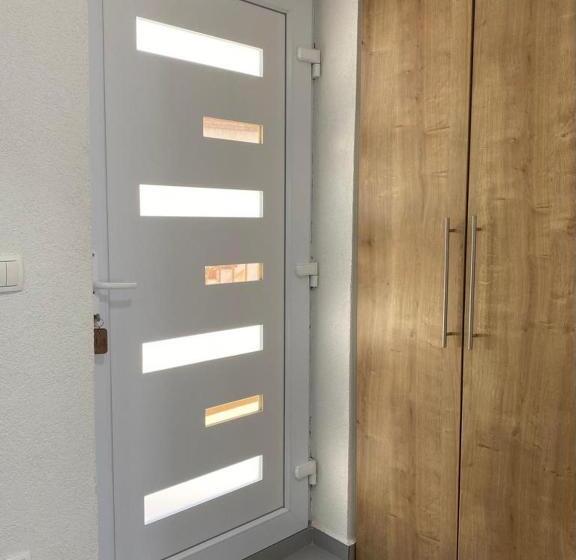 پانسیون Apartments Villa Glavinić