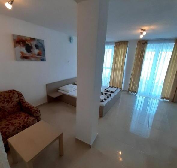 پانسیون Apartments Villa Glavinić