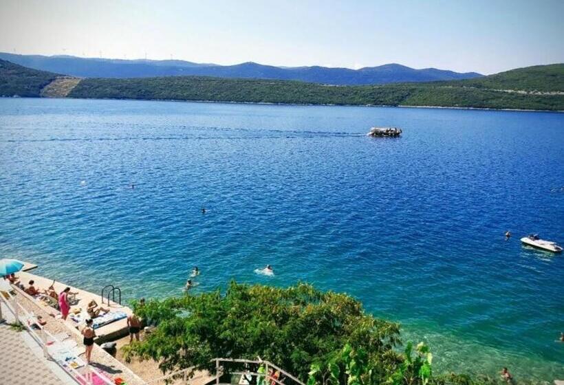 پانسیون Apartments Villa Glavinić