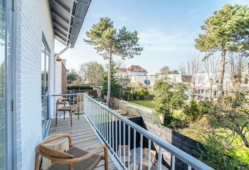 پانسیون Marley’s Beachhouse   Luxury Guest Room With Balcony