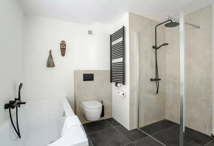 Majatalo Marley’s Beachhouse   Luxury Guest Room With Balcony