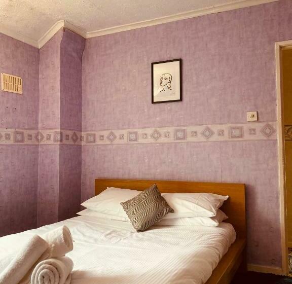 بنسيون Melrose Three  At Stayboom