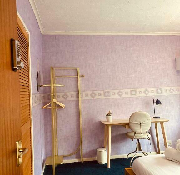 بنسيون Melrose Three  At Stayboom