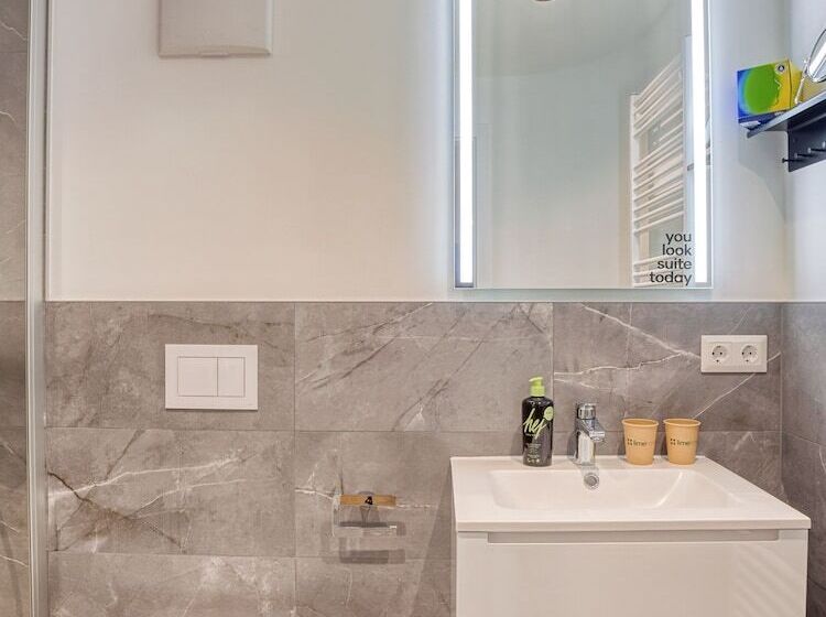 Limehome Zwickau Hauptmarkt