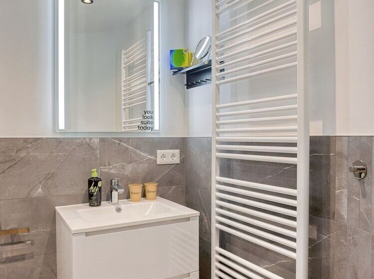 Limehome Zwickau Hauptmarkt