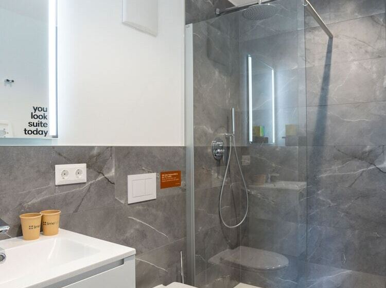 Limehome Zwickau Hauptmarkt