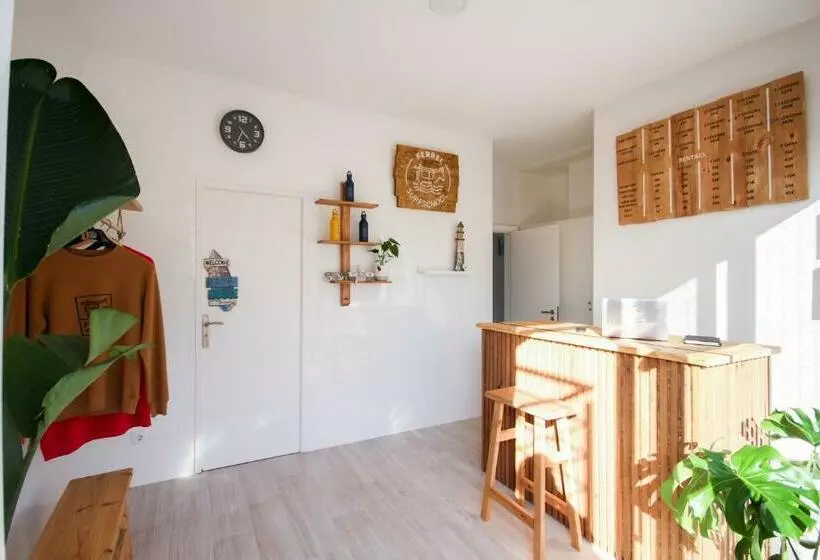 Retkeilymaja Ferrel Surf House