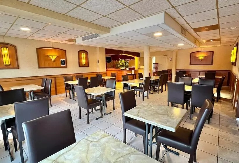 ホテル Logis Hôtel Sully Le Château