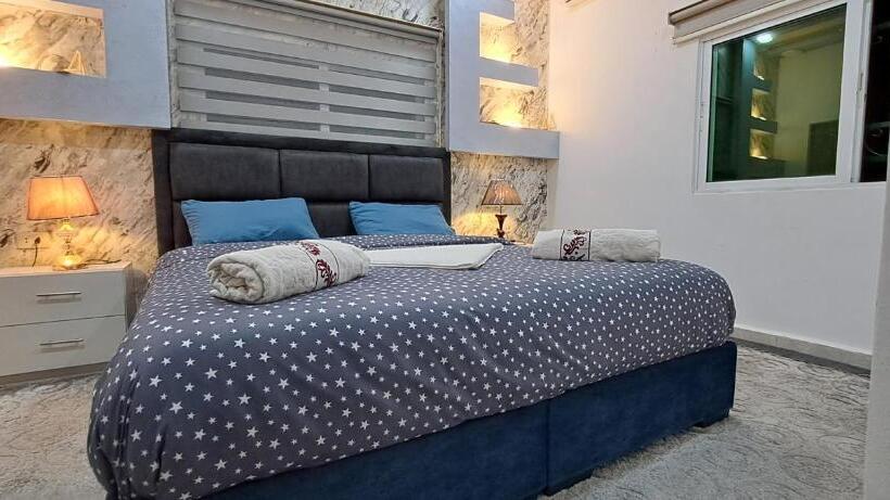 پانسیون Hadrian S Arch