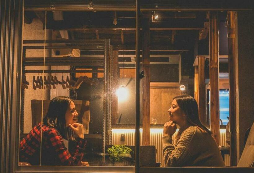 הוסטל Camellia Complex