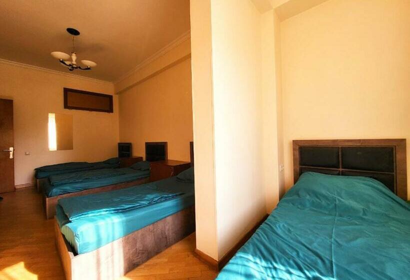 Arevahostel&apartment