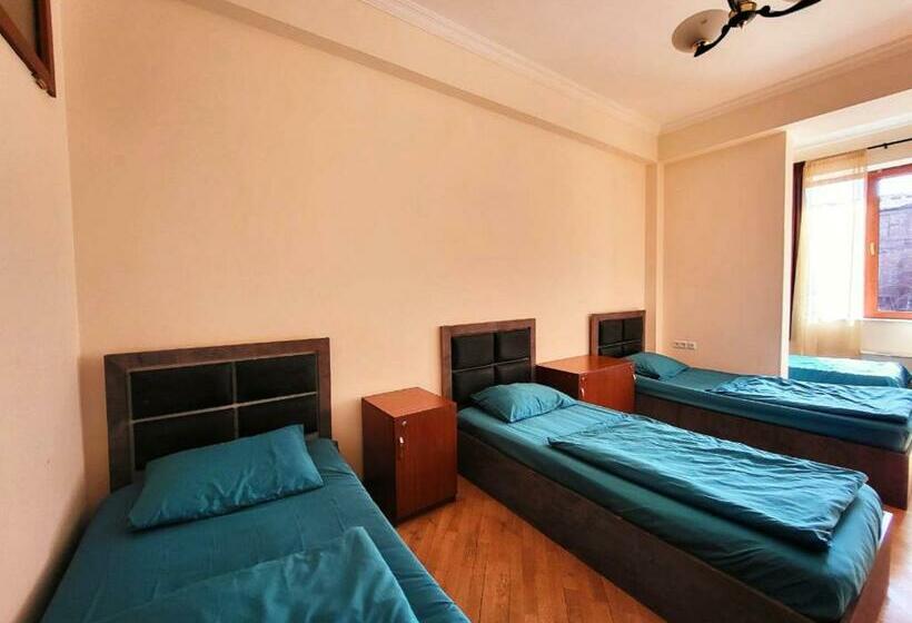 Arevahostel&apartment