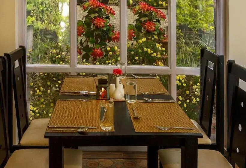 Hotelli Rosewood By Nature Resorts