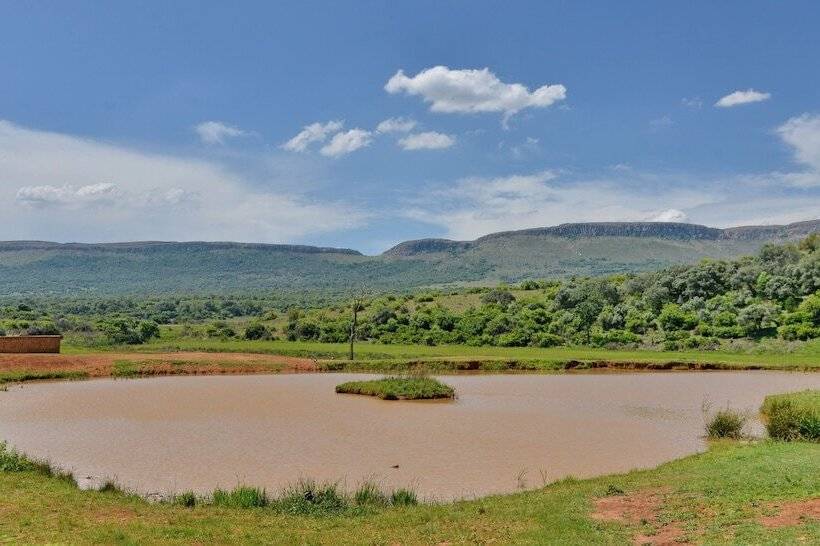 African Hills Safari Lodge & Spa