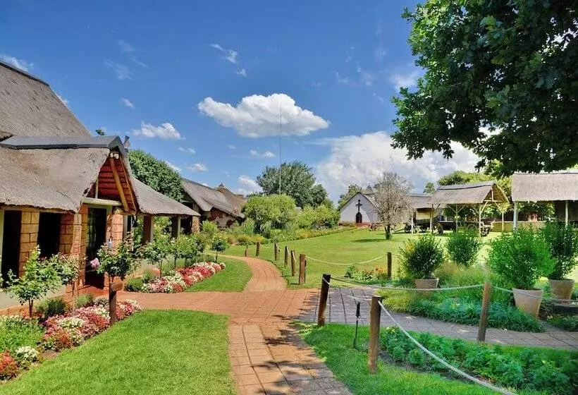 African Hills Safari Lodge & Spa