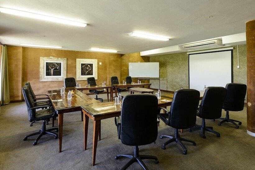 African Hills Safari Lodge & Spa