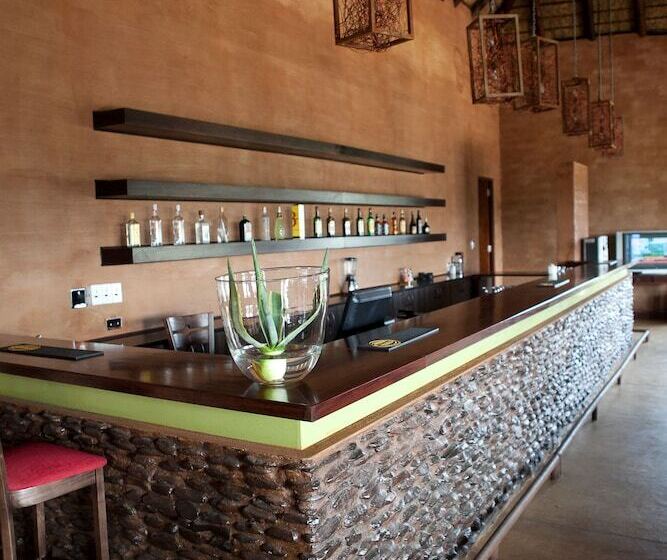 African Hills Safari Lodge & Spa