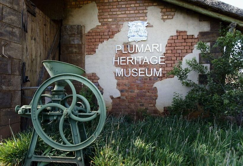 African Hills Safari Lodge & Spa