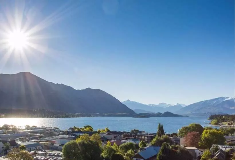 Clearbrook Motel & Serviced Apartments