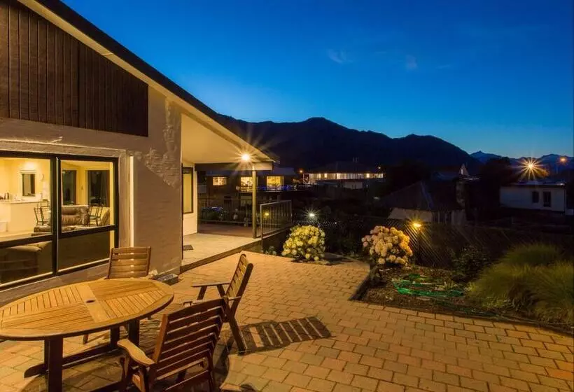 Clearbrook Motel & Serviced Apartments