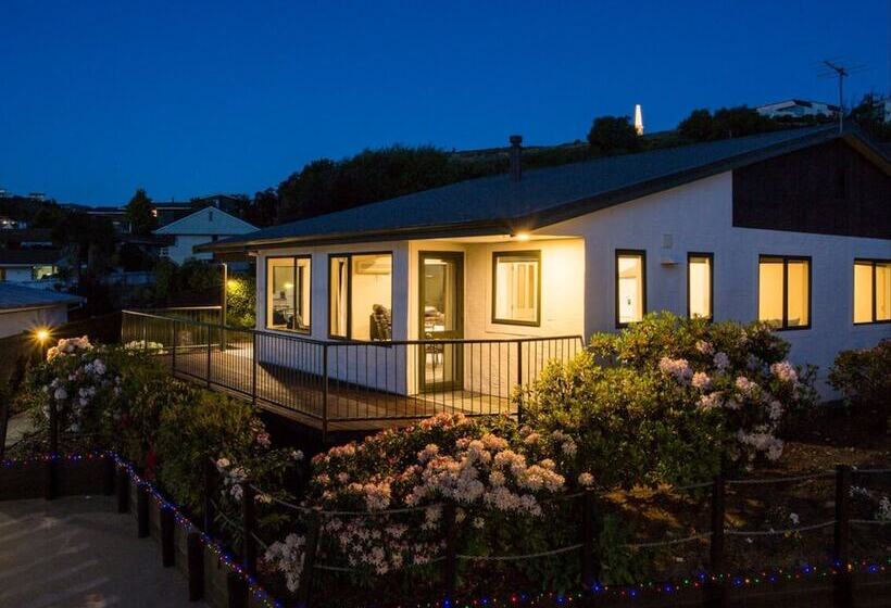 Clearbrook Motel & Serviced Apartments