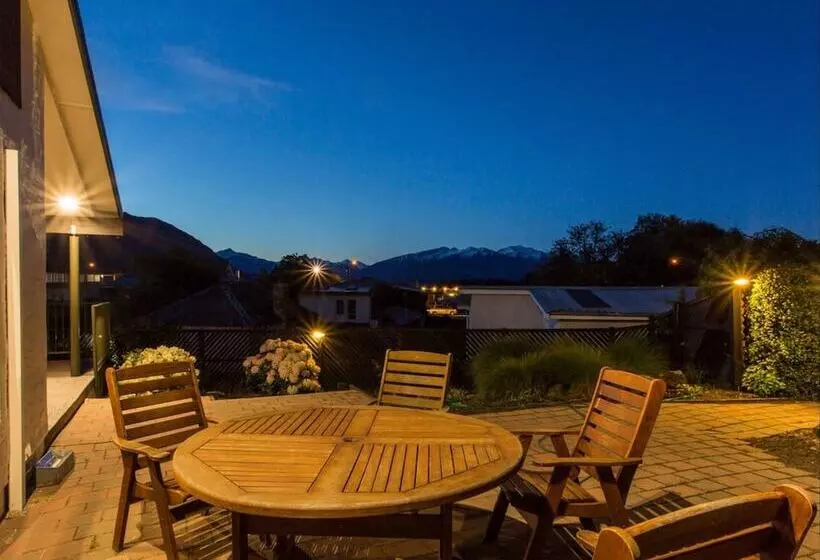 Clearbrook Motel & Serviced Apartments