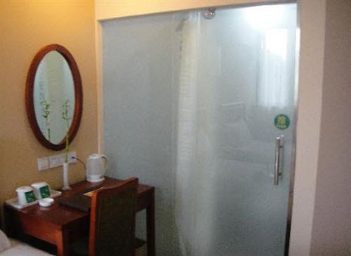 Hotel Greentree Inn Shanghai Zhangjiang Guanglan Road Metrostation