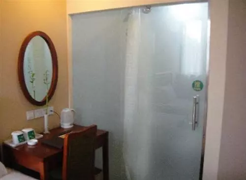 Hotel Greentree Inn Shanghai Zhangjiang Guanglan Road Metrostation