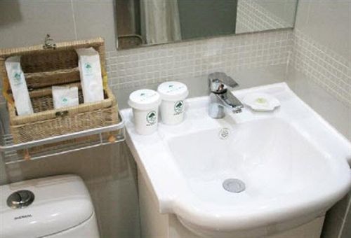 Hotel Greentree Inn Shanghai Zhangjiang Guanglan Road Metrostation