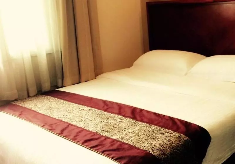 Отель Greentree Inn Chengdu Kuanzhai Alley Renmin Park