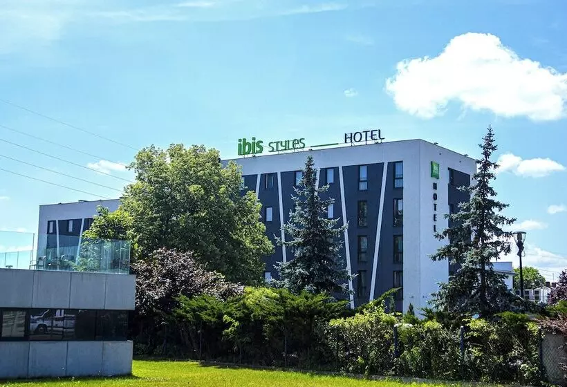 בית מלון כפרי Ibis Styles Warszawa West