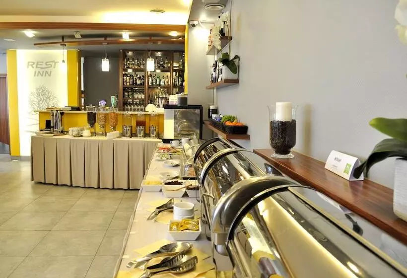 בית מלון כפרי Ibis Styles Warszawa West