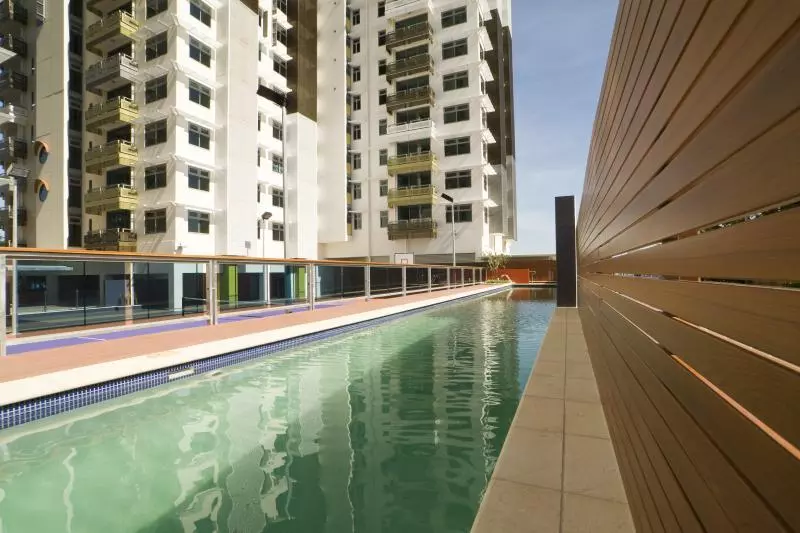 هتل One30 Esplanade