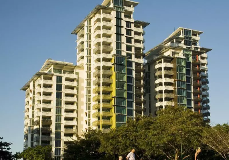 هتل One30 Esplanade