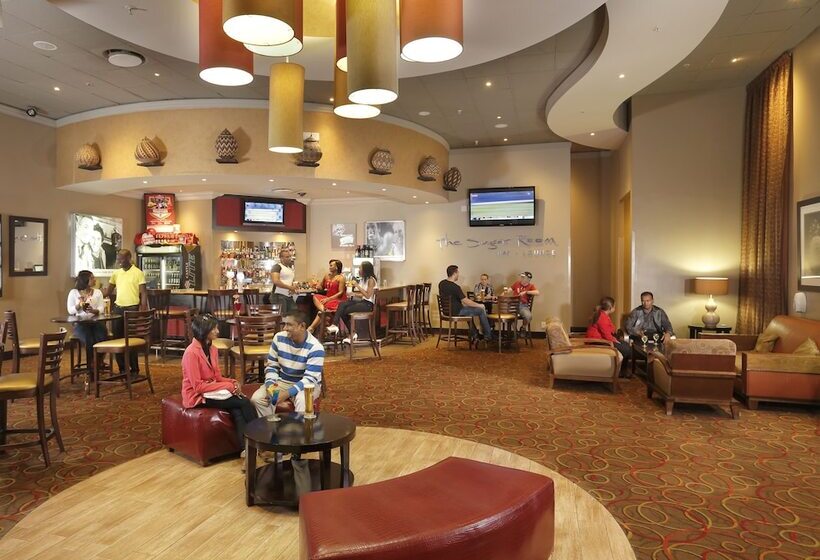 ホテル Peermont Metcourt At Umfolozi Empangeni