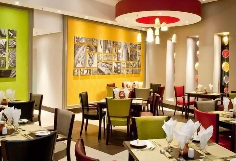 호텔 Peermont Metcourt At Umfolozi Empangeni