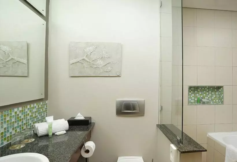 호텔 Peermont Metcourt At Umfolozi Empangeni