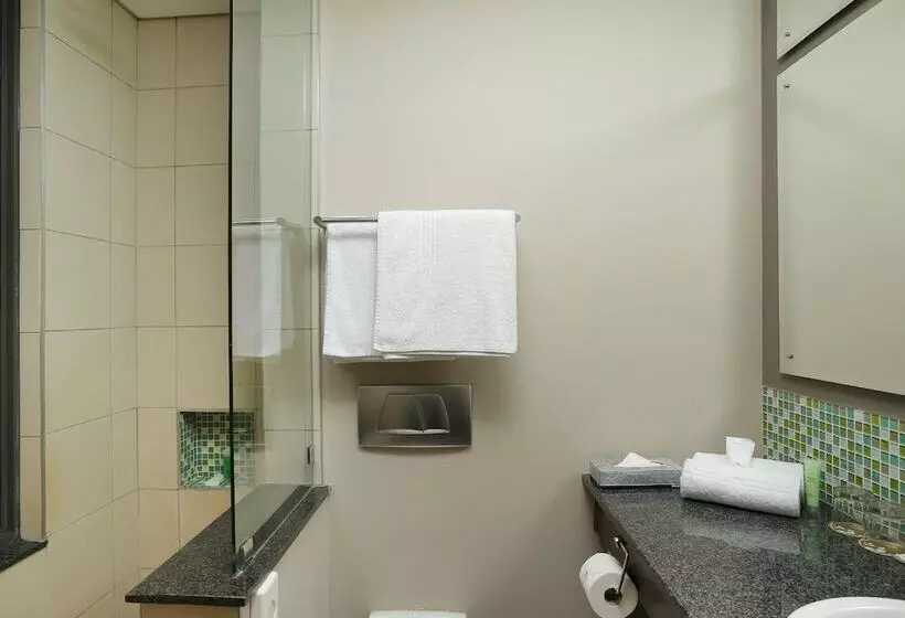 호텔 Peermont Metcourt At Umfolozi Empangeni