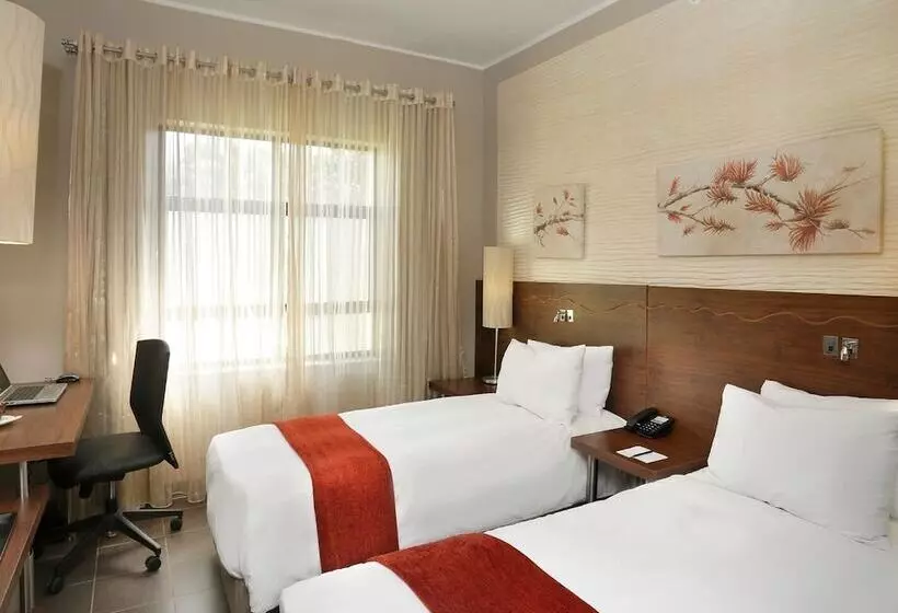 호텔 Peermont Metcourt At Umfolozi Empangeni