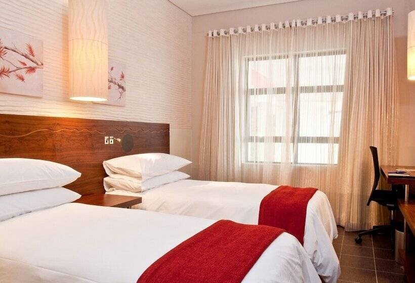 ホテル Peermont Metcourt At Umfolozi Empangeni