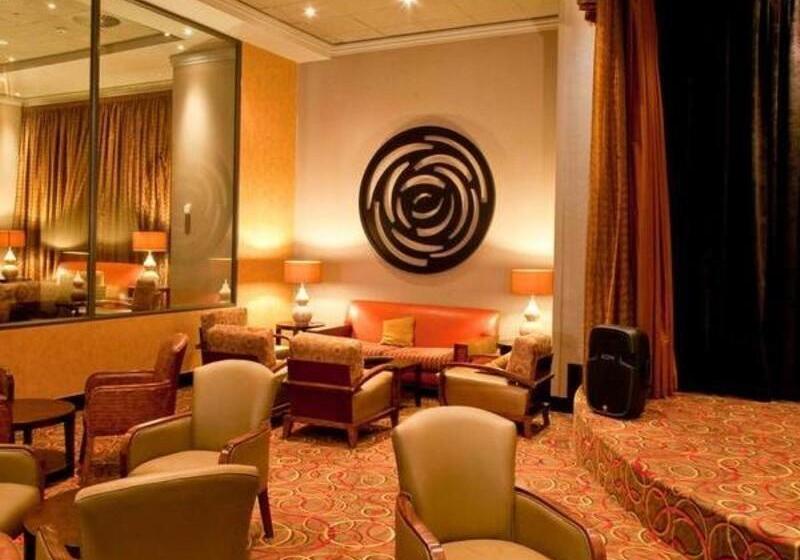 ホテル Peermont Metcourt At Umfolozi Empangeni