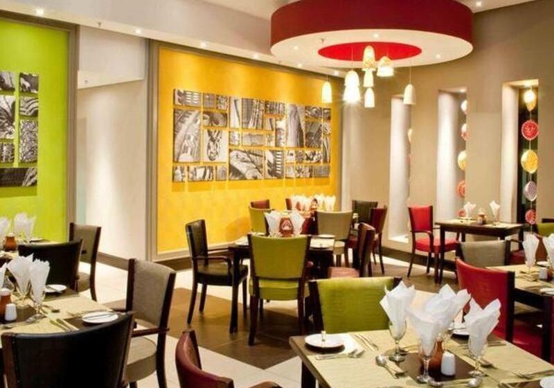 ホテル Peermont Metcourt At Umfolozi Empangeni