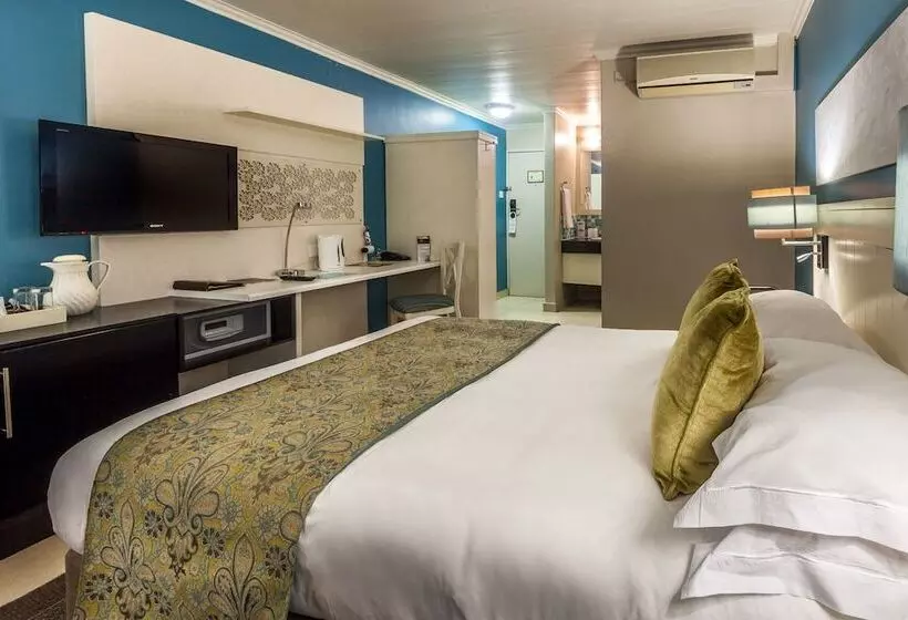 هتل Peermont Metcourt