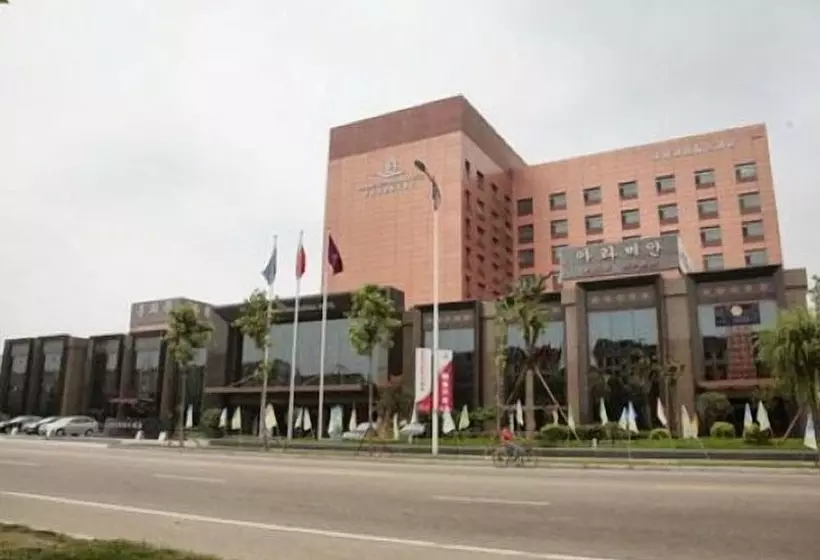 Hotel Qingdao Danube International