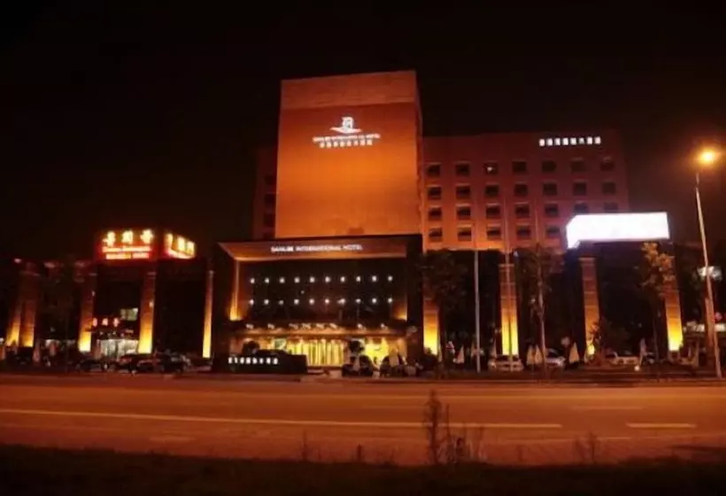 Hotel Qingdao Danube International
