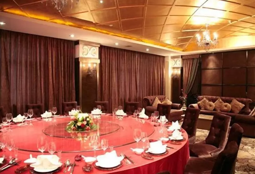 Hotel Qingdao Danube International