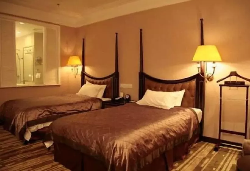 Hotel Qingdao Danube International