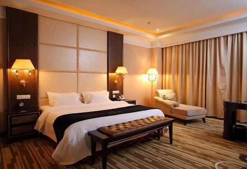 Hotel Qingdao Danube International